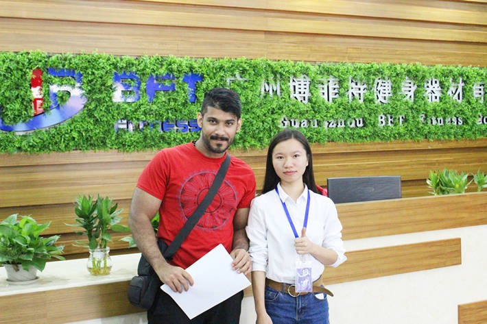 沙特客戶進口草莓视频APP在线下载健身器材