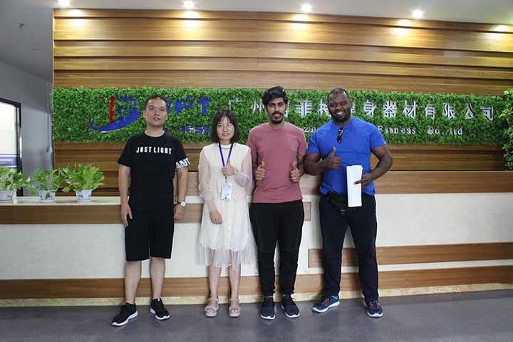 污污的草莓视频