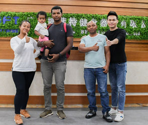 馬達加斯加客戶來中國采購健身房器材